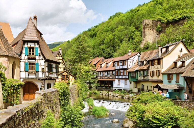 International readers comparing places and regions to live in France