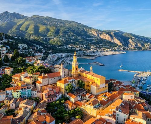 French regional lifestyle image comparing different places to live in France